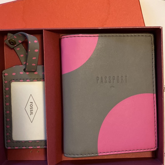 Fossil Passport Wallet Set (BR2) - Picture 9 of 9